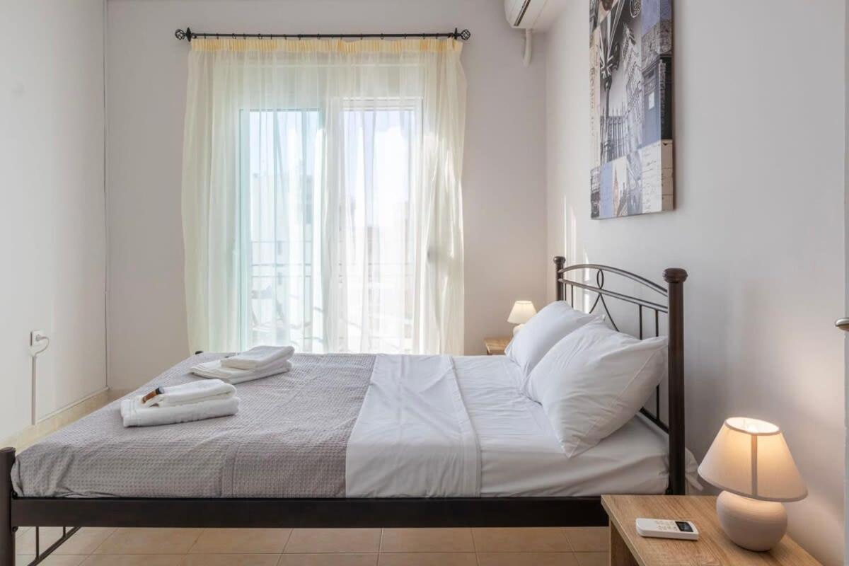 Apartamento Comfy Central Square Gem With Balcony Kalamata Exterior foto