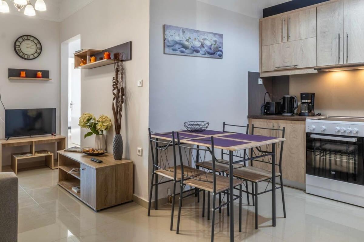 Apartamento Comfy Central Square Gem With Balcony Kalamata Exterior foto